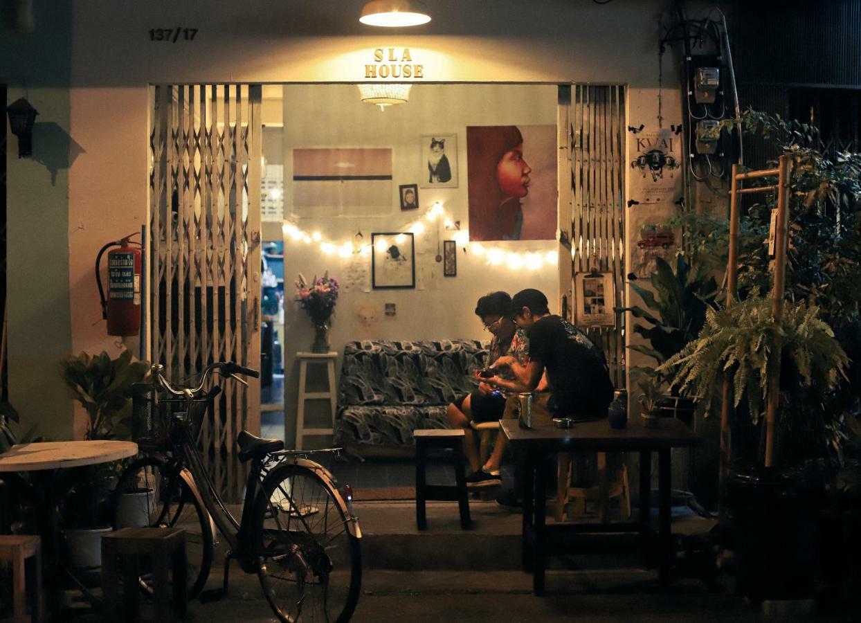 Ostello Sla Bar N'Bed Bangkok Esterno foto